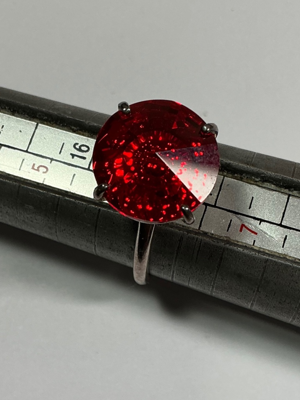 D’Joy Sterling Silver Red Gemstone Ring. Size 6.25
